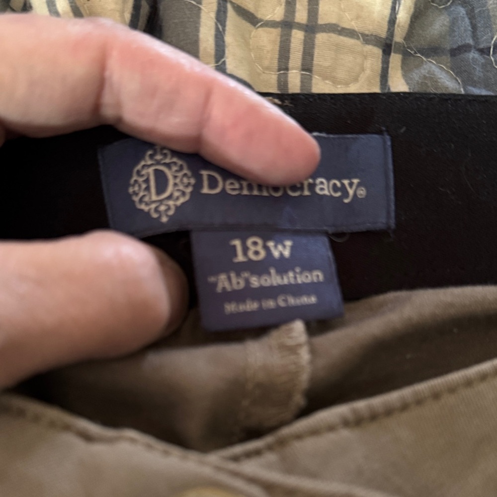 Democracy Women's Cargo Shorts in Tan - Picture 2 of 3